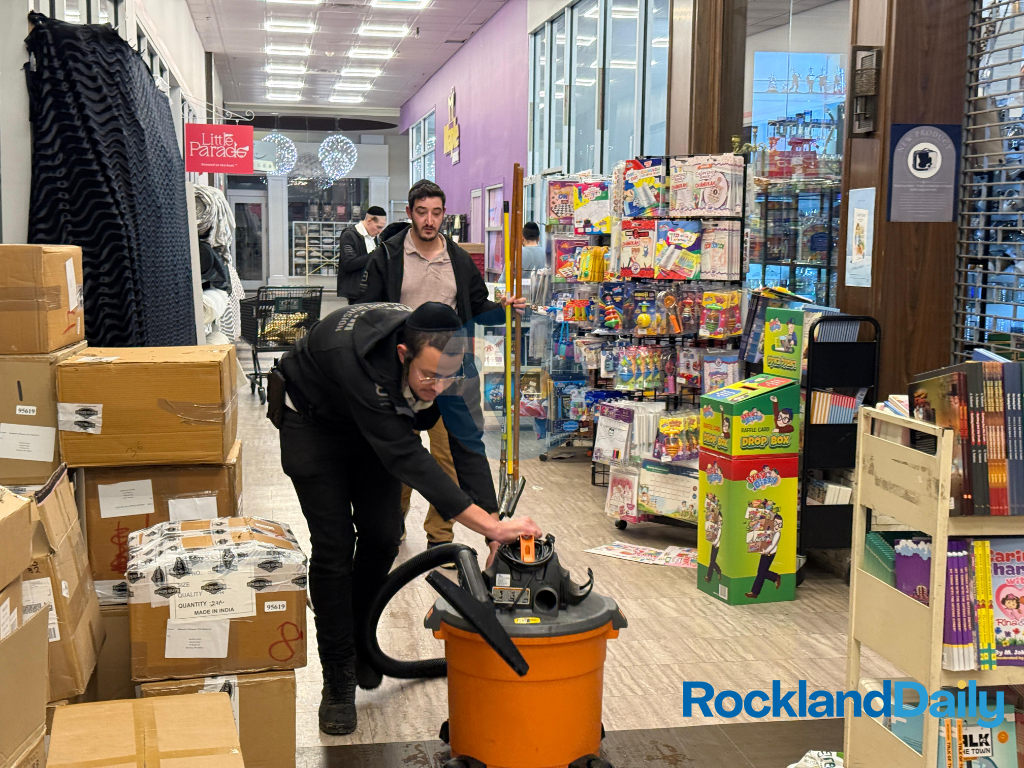 Chavivim Stops Flood From Disrupting a Town Square Store